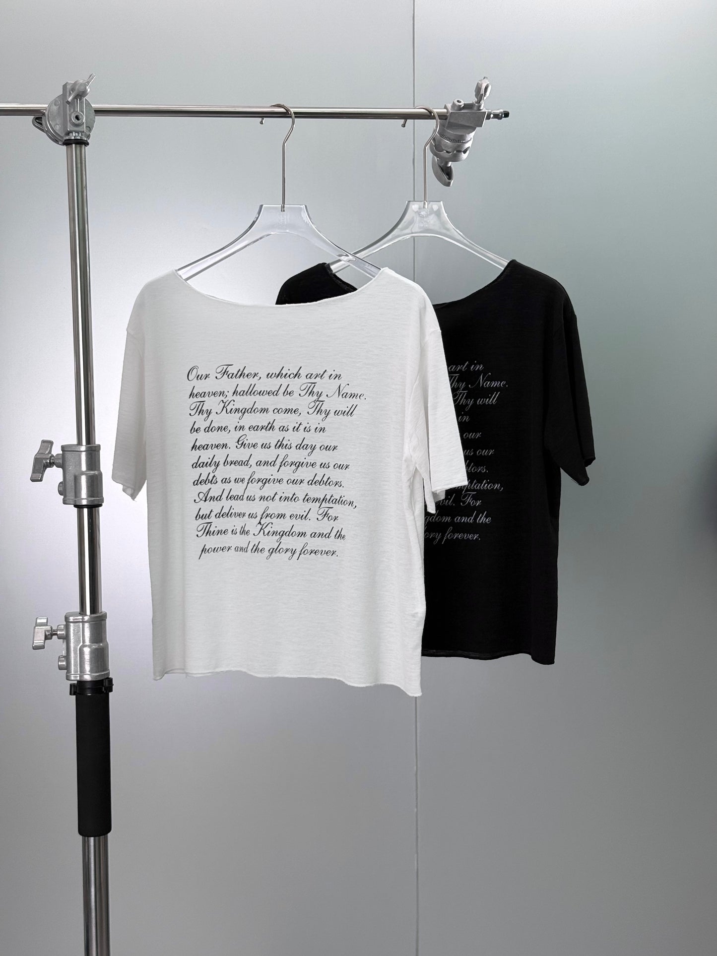 潦草英文oversize 跌膊短袖T恤 [2 COLOURS]