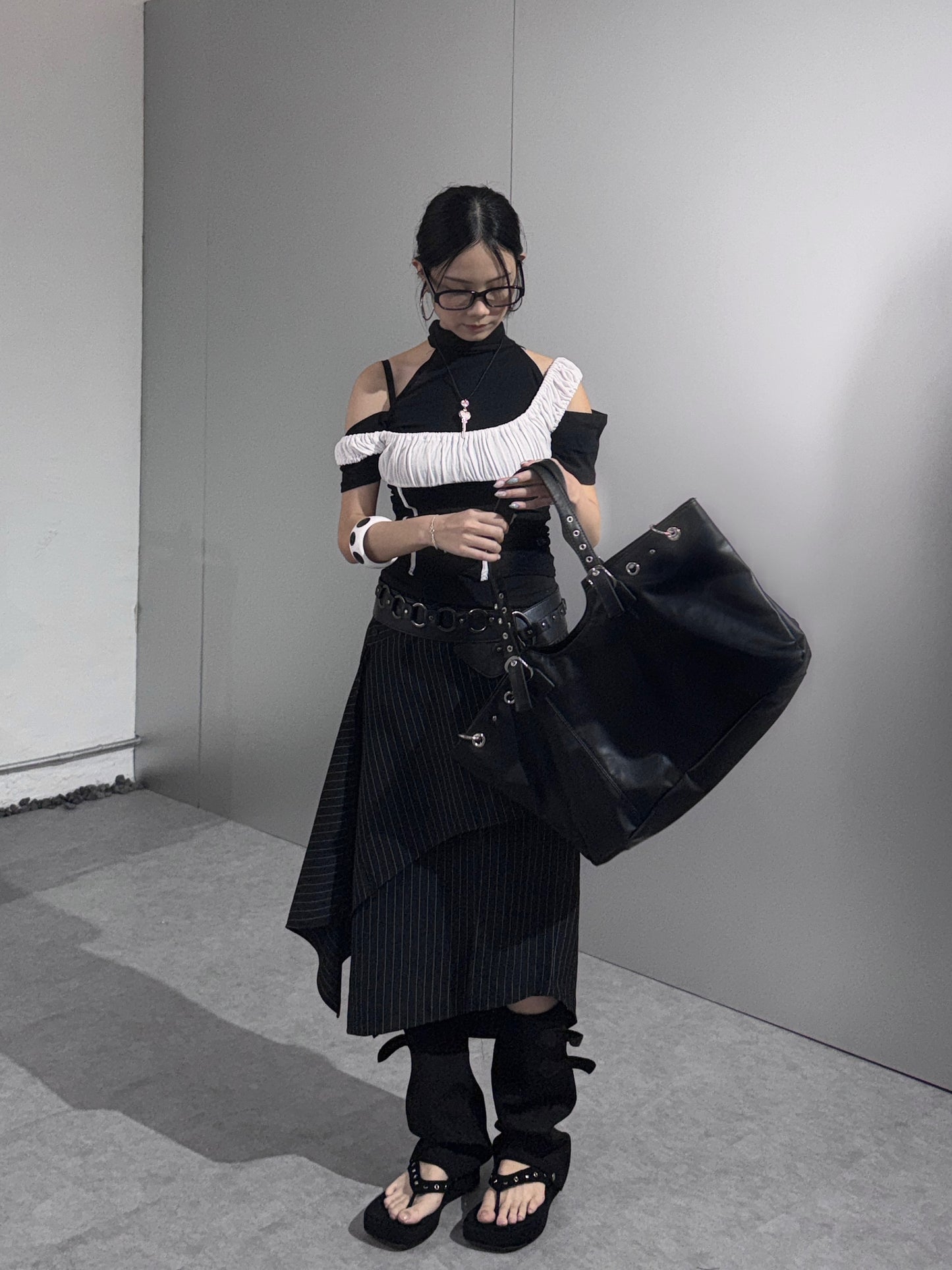 不規則斜腰鈕扣長西裙