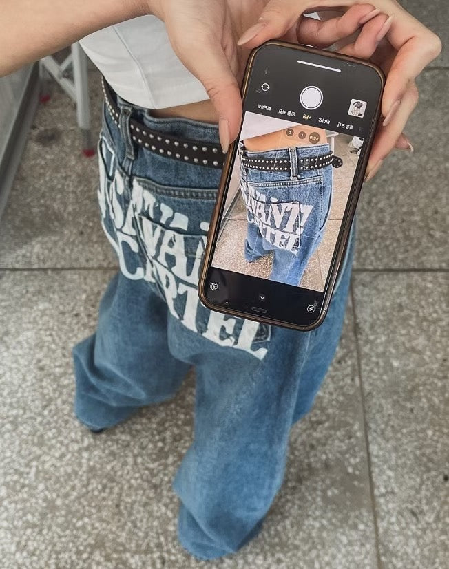 100%COTTON SAVANT CARTEL 背面人像錐形洗水牛仔褲 [ 2 COLOURS / 2 SIZE  ]