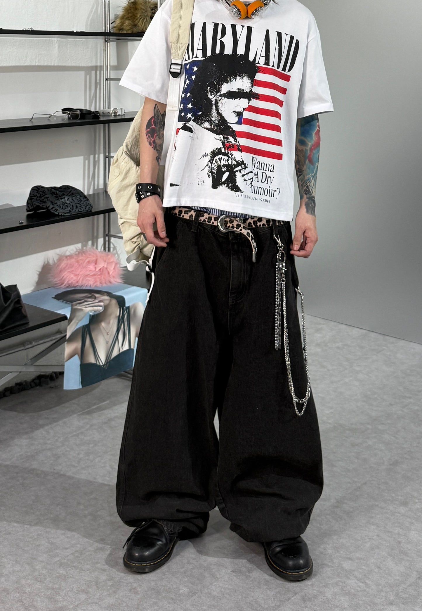 100%COTTON SAVANT CARTEL 背面人像錐形洗水牛仔褲 [ 2 COLOURS / 2 SIZE  ]