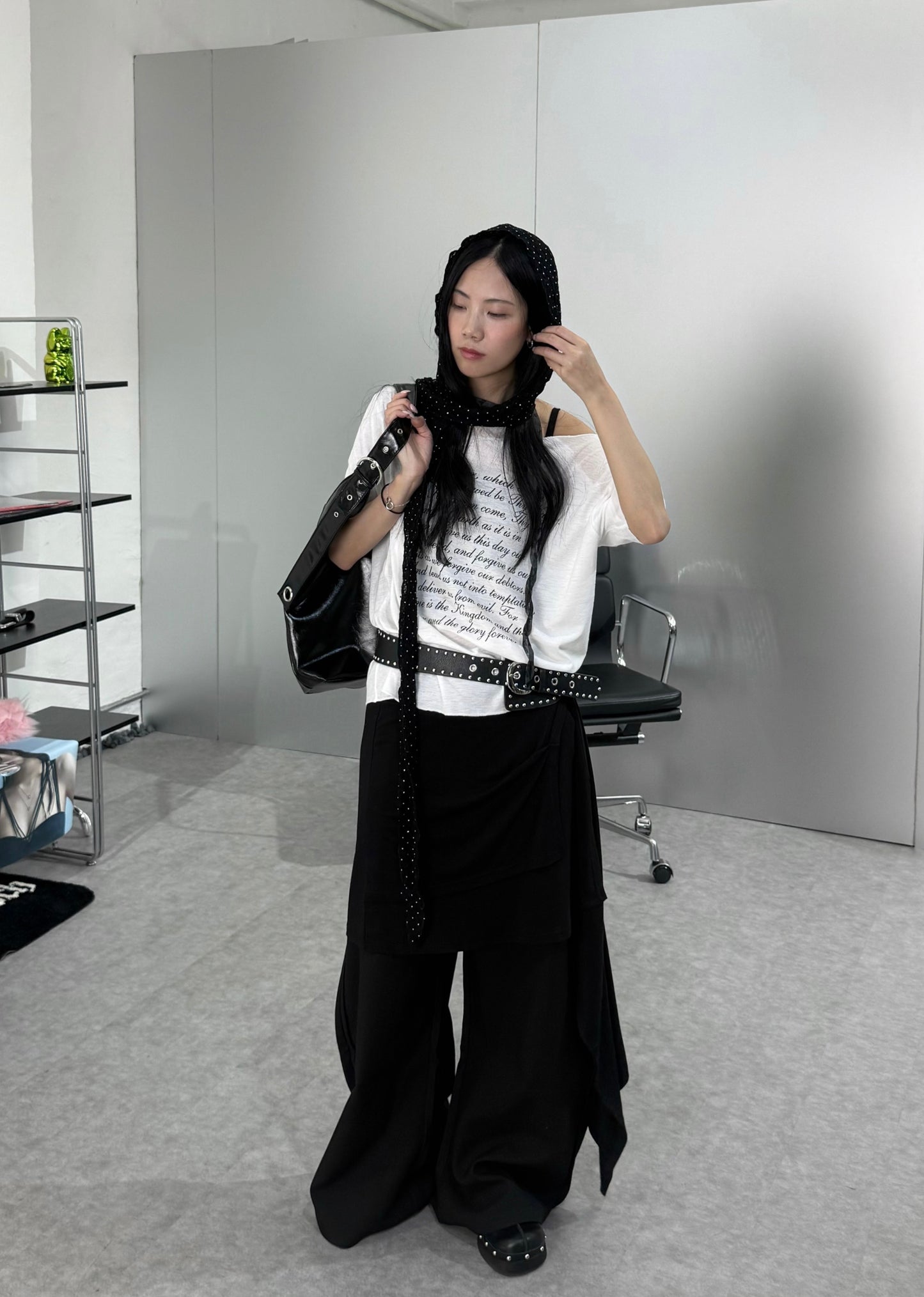 潦草英文oversize 跌膊短袖T恤 [2 COLOURS]