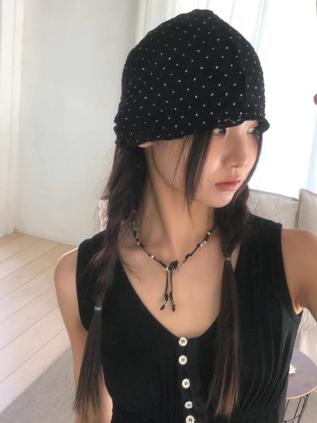 蕾絲花織銀釘連帽頭巾［ 2 COLOURS ］