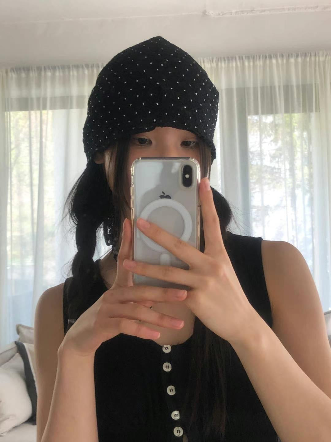 蕾絲花織銀釘連帽頭巾［ 2 COLOURS ］