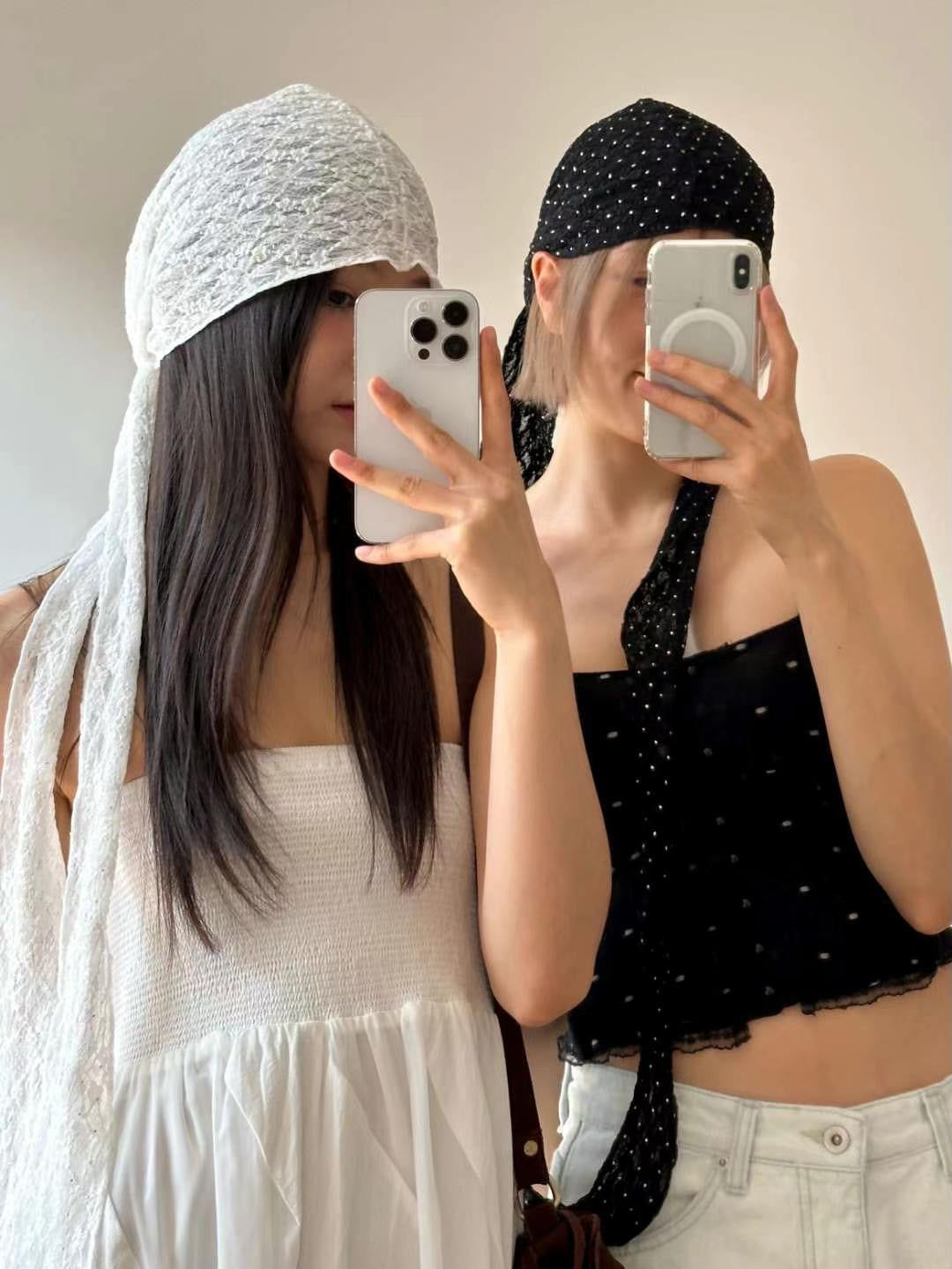 蕾絲花織銀釘連帽頭巾［ 2 COLOURS ］