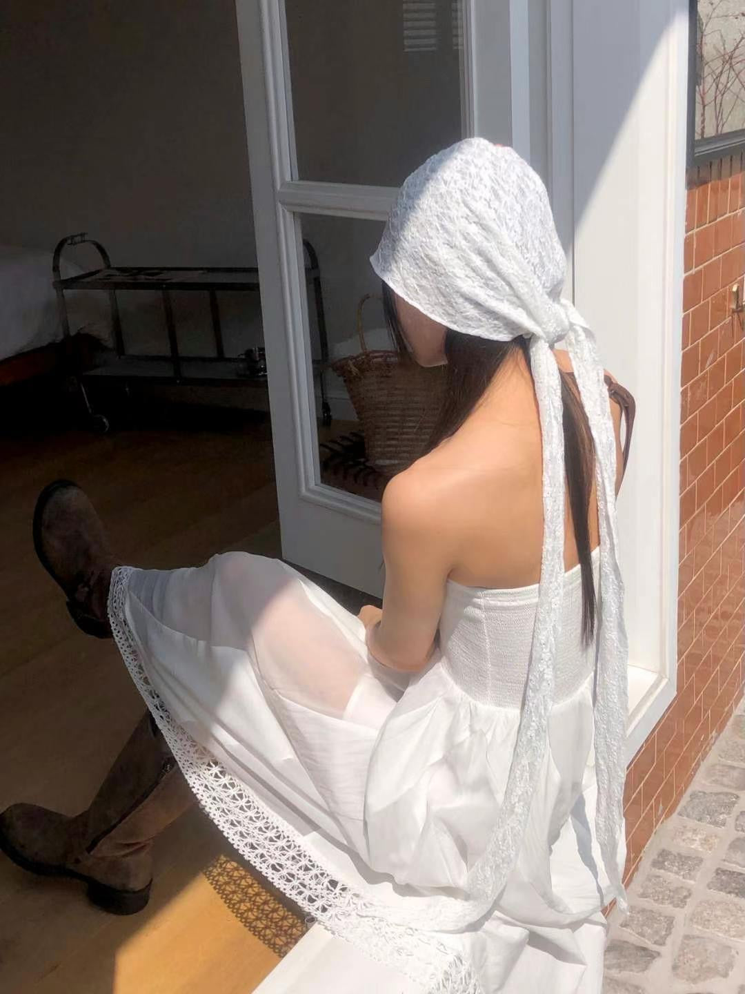 蕾絲花織銀釘連帽頭巾［ 2 COLOURS ］