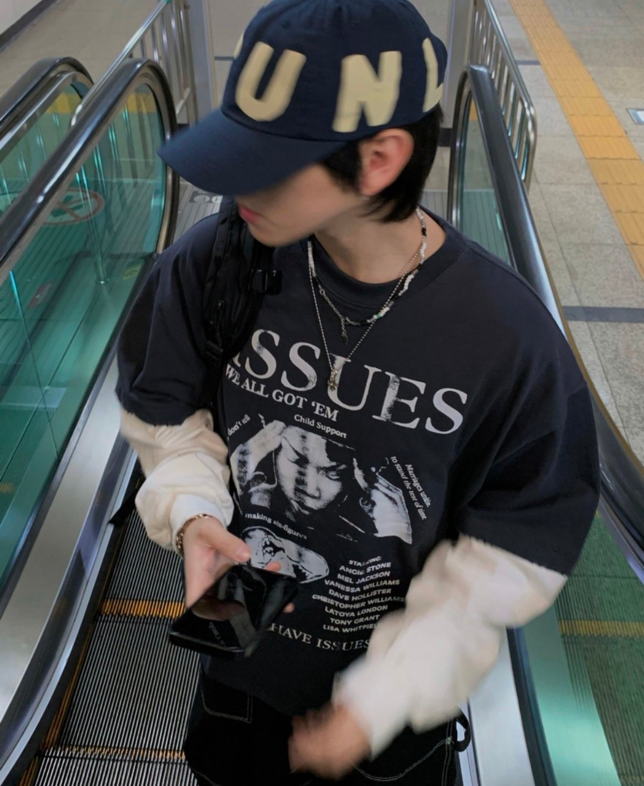 ISSUES人像假兩件拼色長袖衫［ 3 COLOURS ］