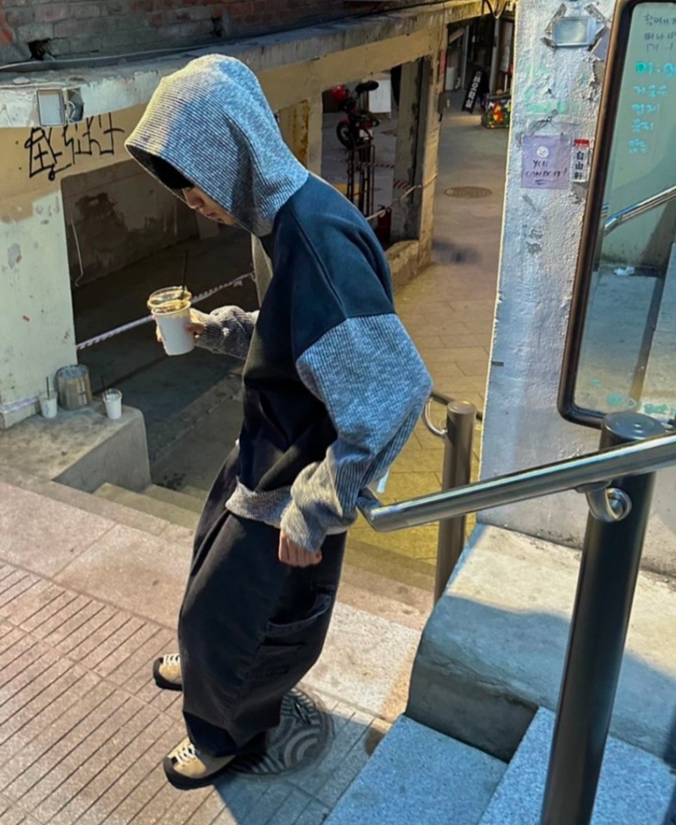 造舊洗水拼接羅紋針織袖雙拉鏈連帽外套［ 2 COLOURS ］